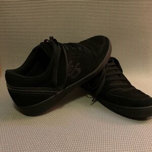 és skateboarding EOS skate shoe size 11 USED